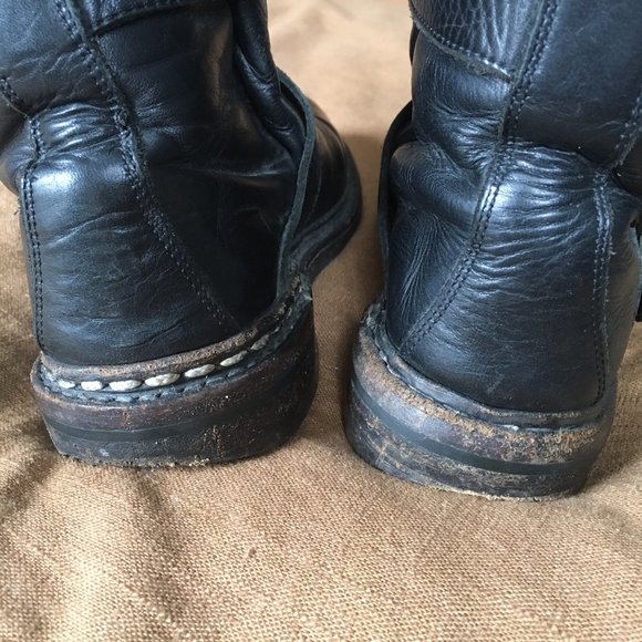 Burberry black leather Clarendon Explorer moto boots with gold tone buckles - Picture 7 of 13